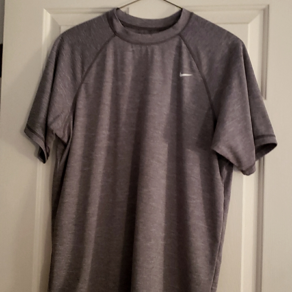 Dry fit t shirt size large gray